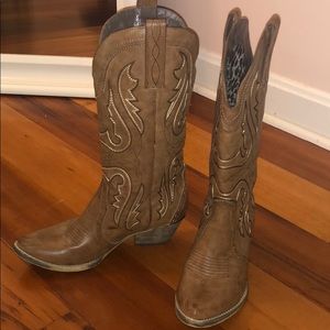 Very Volatile Cowboy Boots sz. 8.5